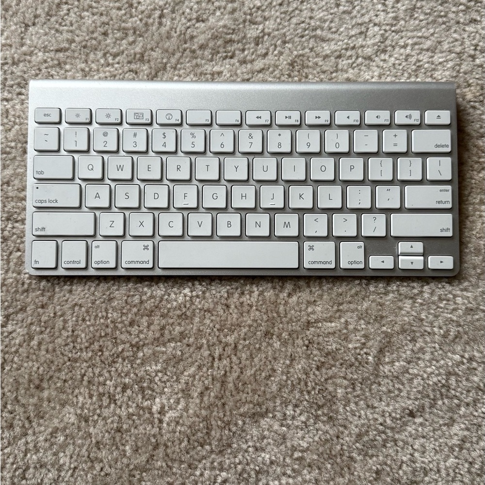 Apple Silver Magic Wireless Keyboard with Low-Profile Keys